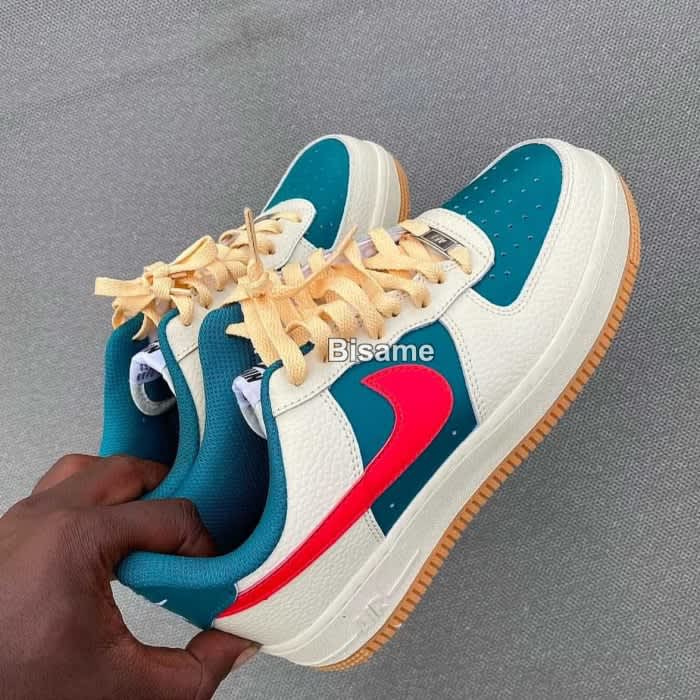 Nike Air Force Sneaker