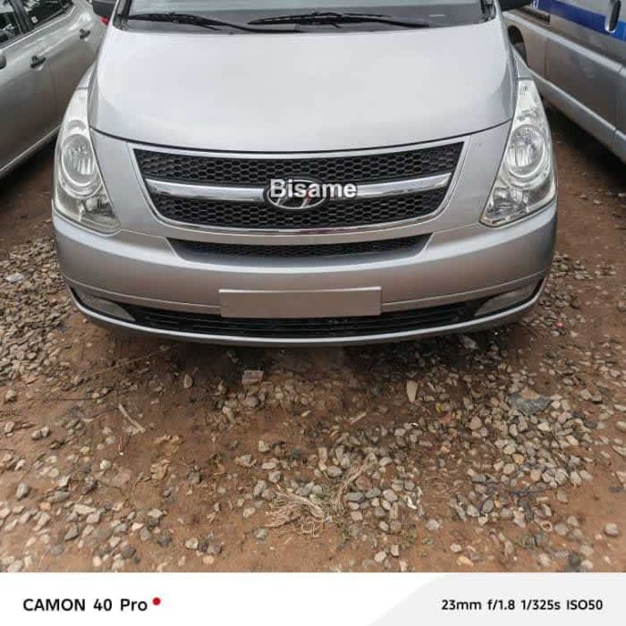 Hyundai Starex 2010 Silver 