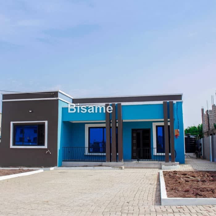 3 bedrooms House Behind adom estate