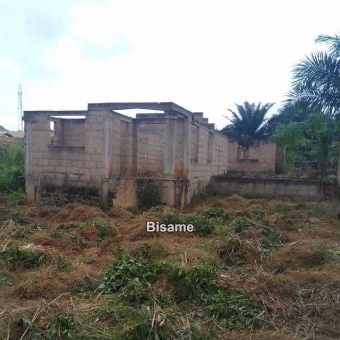 A Half Plot Of Land With Uncompleted Chamber And Hall Self-contained.