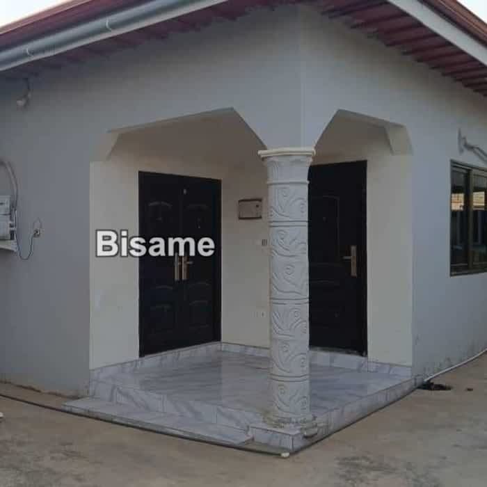 2 bedrooms House Whiteangel property's 