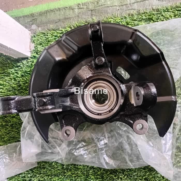 Toyota Corolla 2009-11 front steering knuckle and wheel Hub.