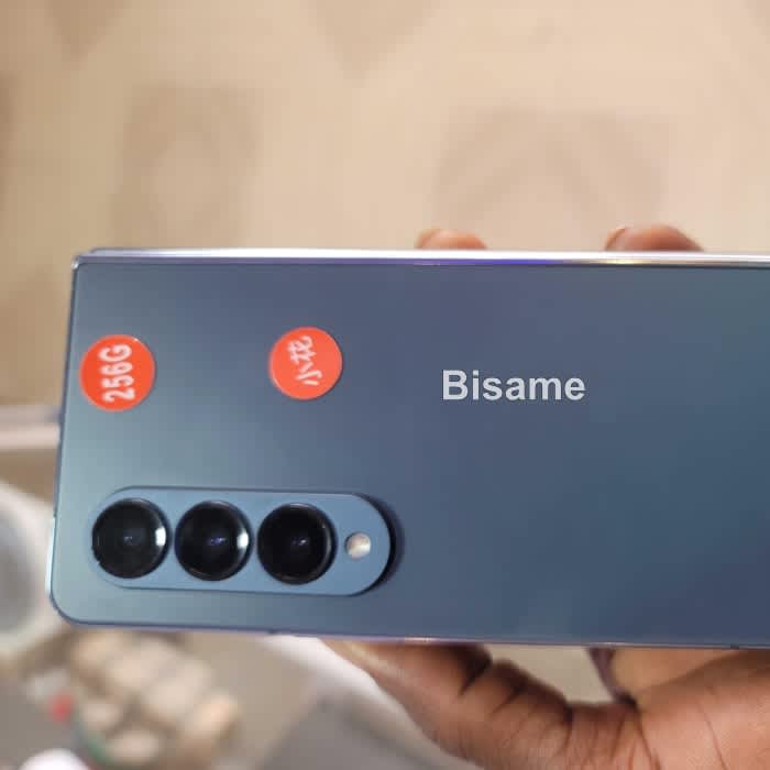 Sumsang Galaxy Z Fold Special 16GB RAM//512GB