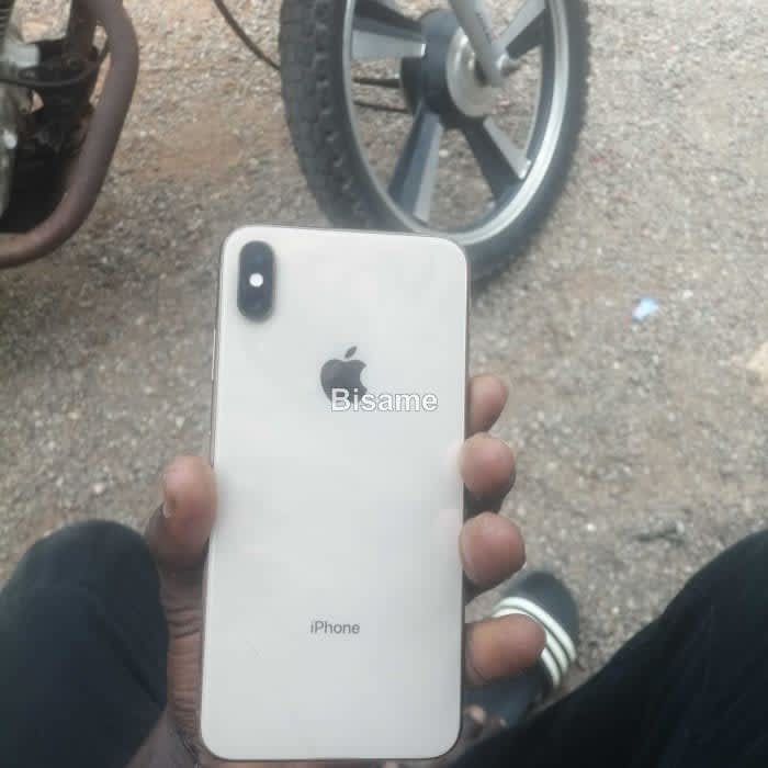 Apple iPhone XS Max 4GB RAM