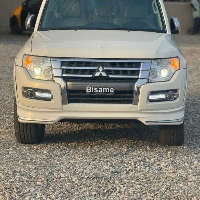 Mitsubishi Pajero 2016
