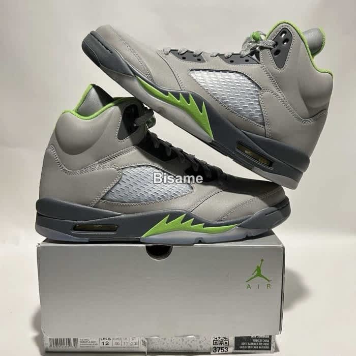 JORDAN SNEAKERS