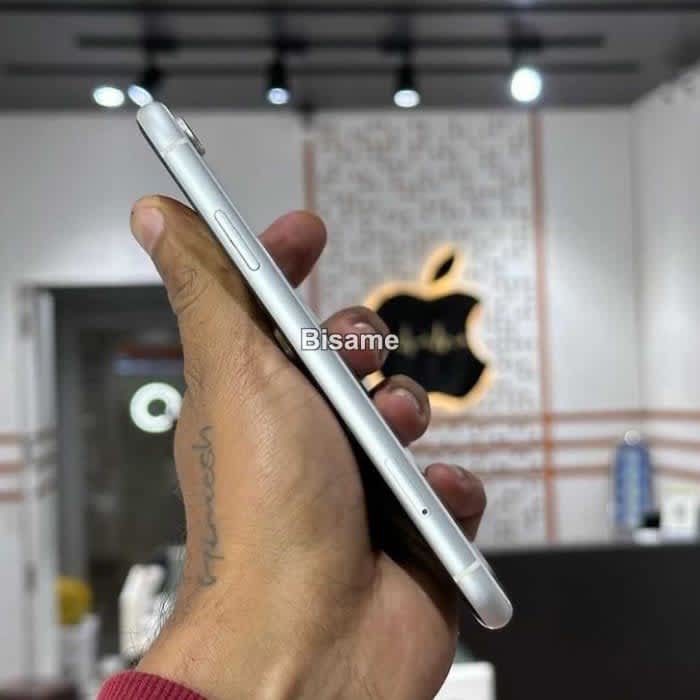 Apple IPhone XR 4 GB