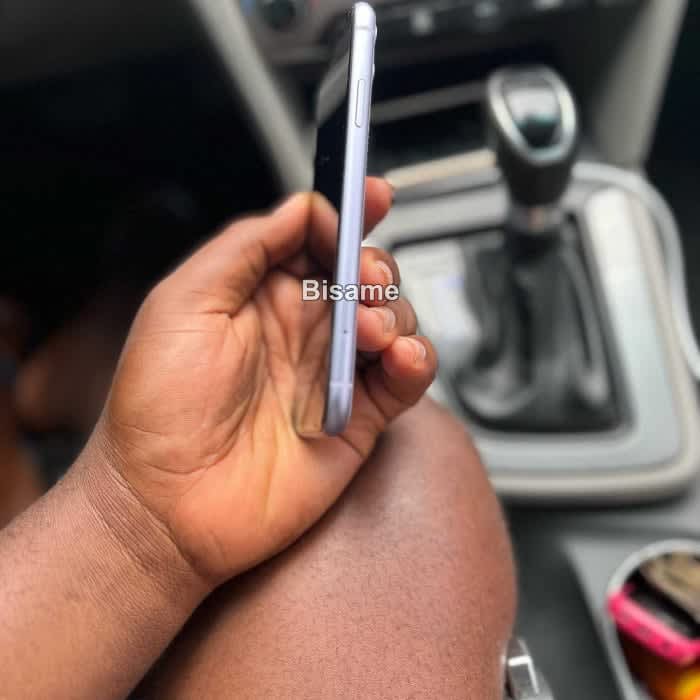Apple IPhone 11 4 GB