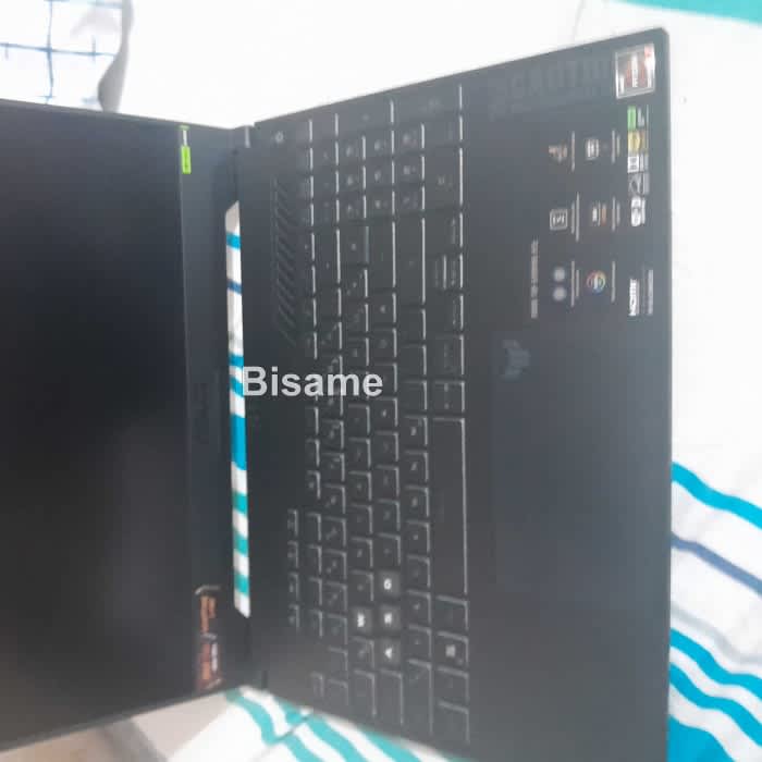Laptop ASUS 14GB AMD Ryzen SSD 1 TB