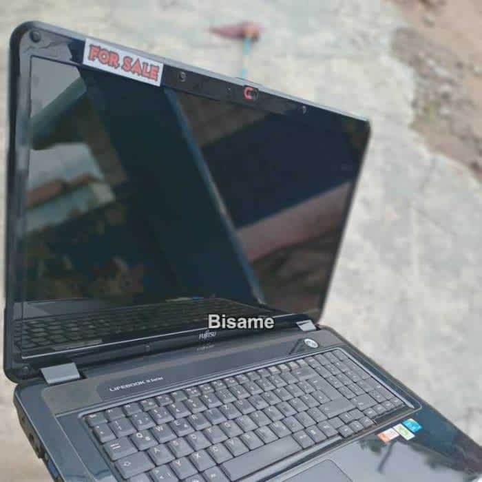 Laptop FUJITSU 4GB Intel Core I3 HDD 512 GB