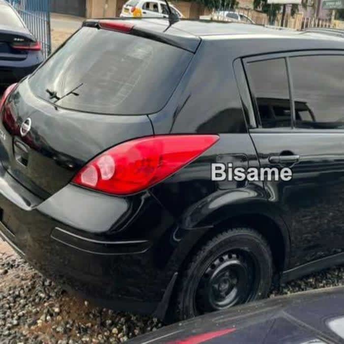  Nissan Versa 2012