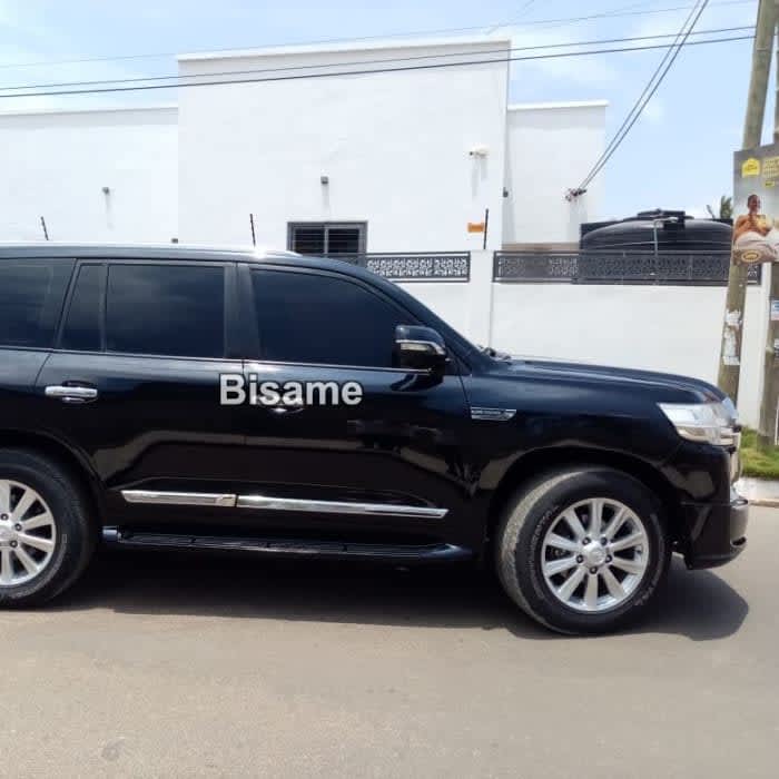Toyota Land Cruiser 2010