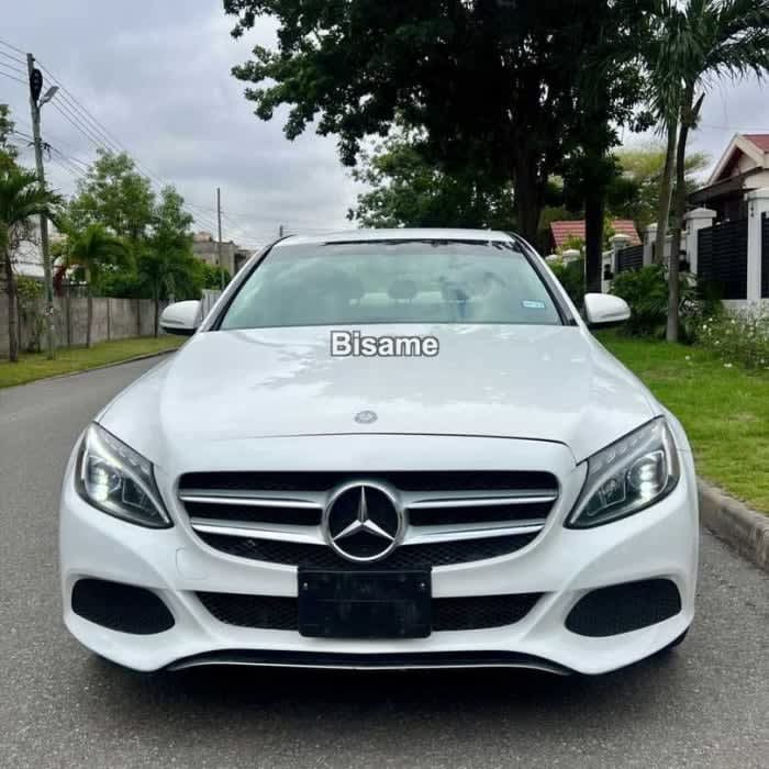 Mercedes-Benz C300 2015