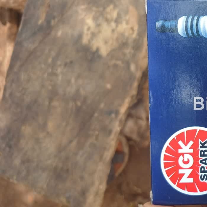 Iridium 16 tread spark plugs for Vw Jetta and Passat sedan vehicles