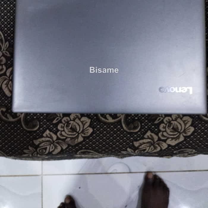 Laptop LENOVO 