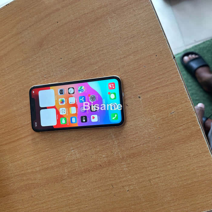 Apple IPhone XR 4 GB