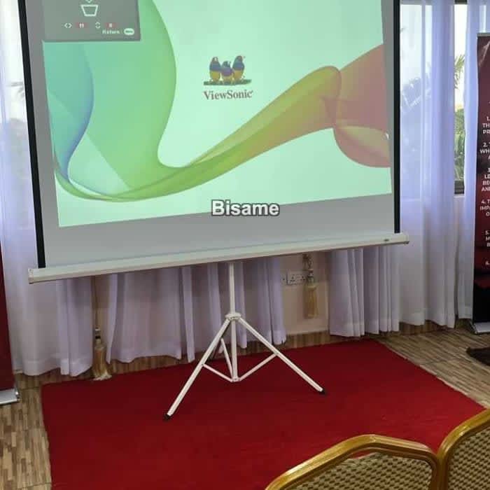 Projectors And Tripod Screen Rent Center