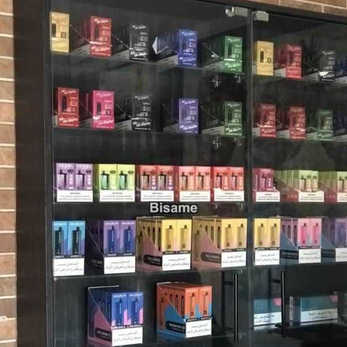 Vapes And Cigarette 