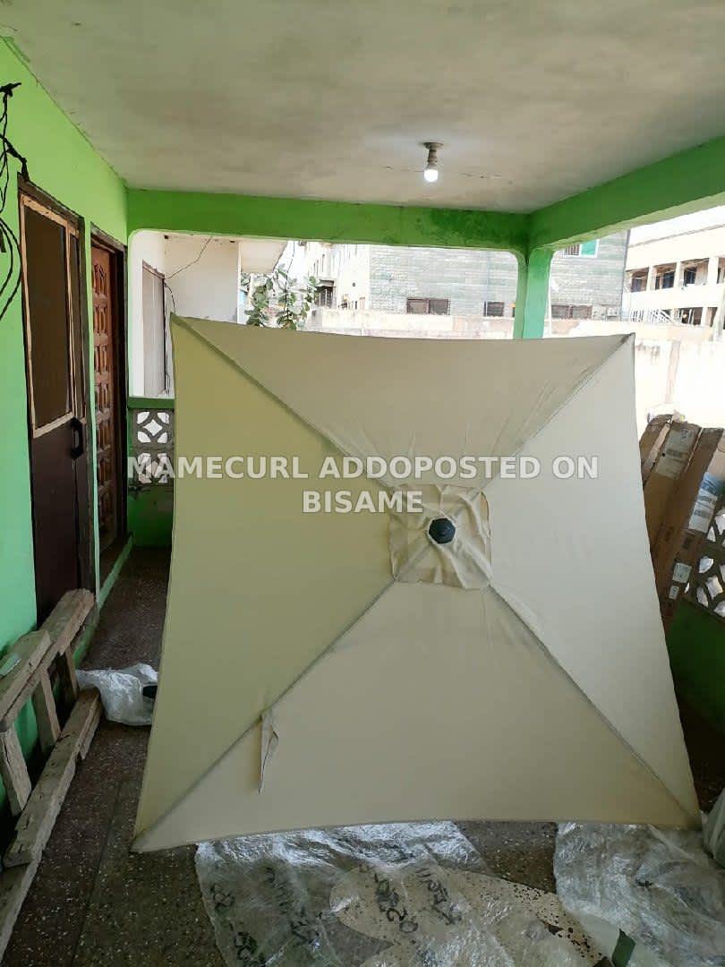 Outdoor umbrella's