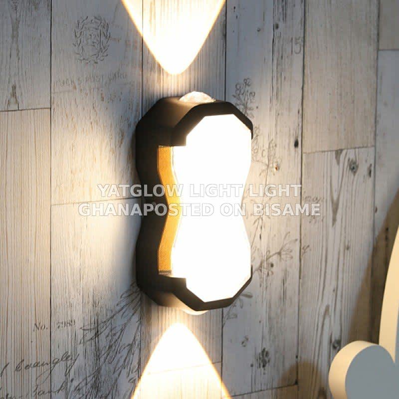 Wall light. 12 Watts