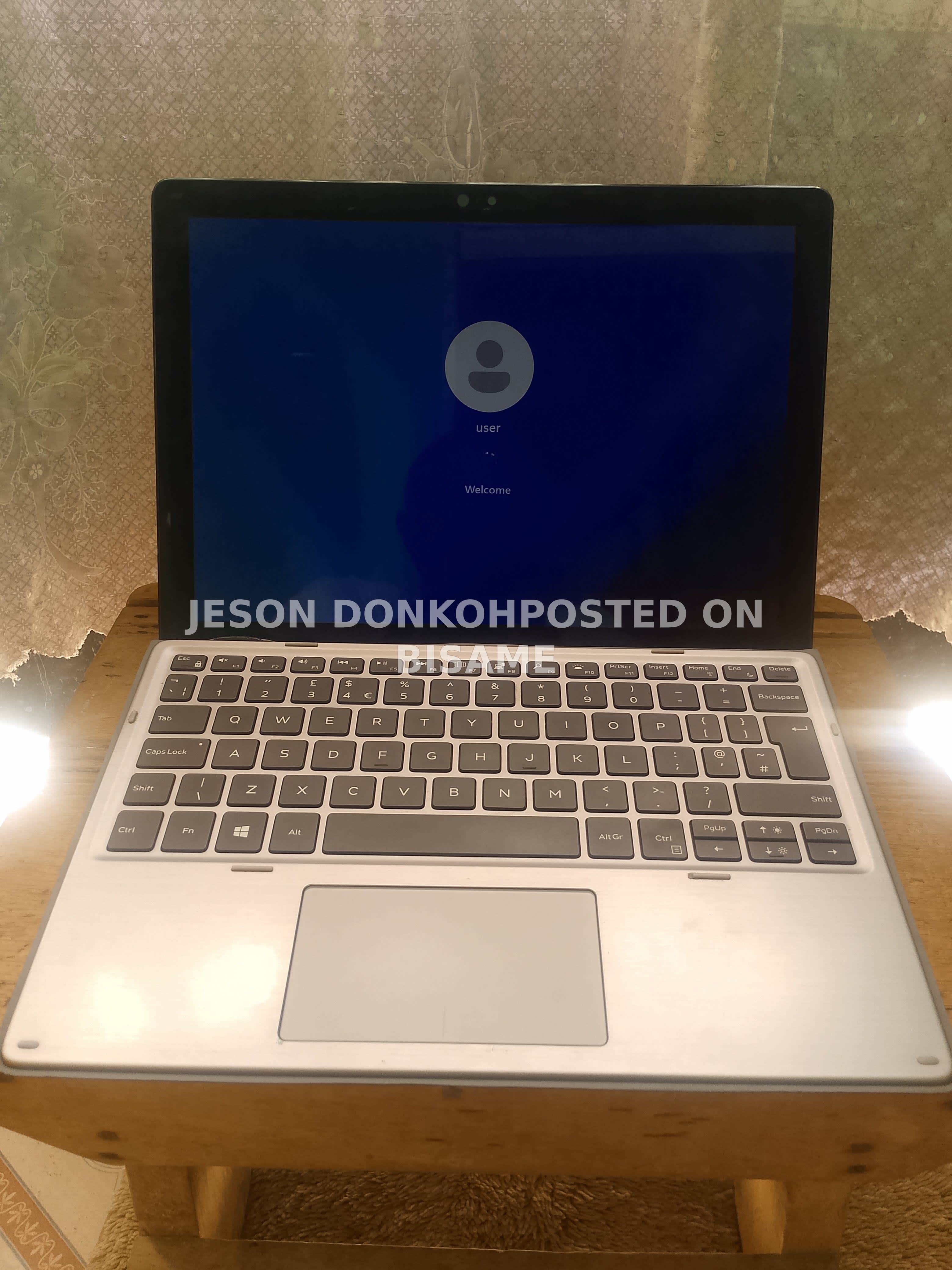 Dell Latitude 7200 2-in-1 laptop, 8GB Ram, 250GB, i5, UK Used, Gray - Screen Touch