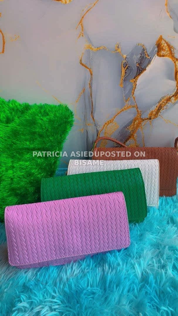 Ladies Leather Bags 