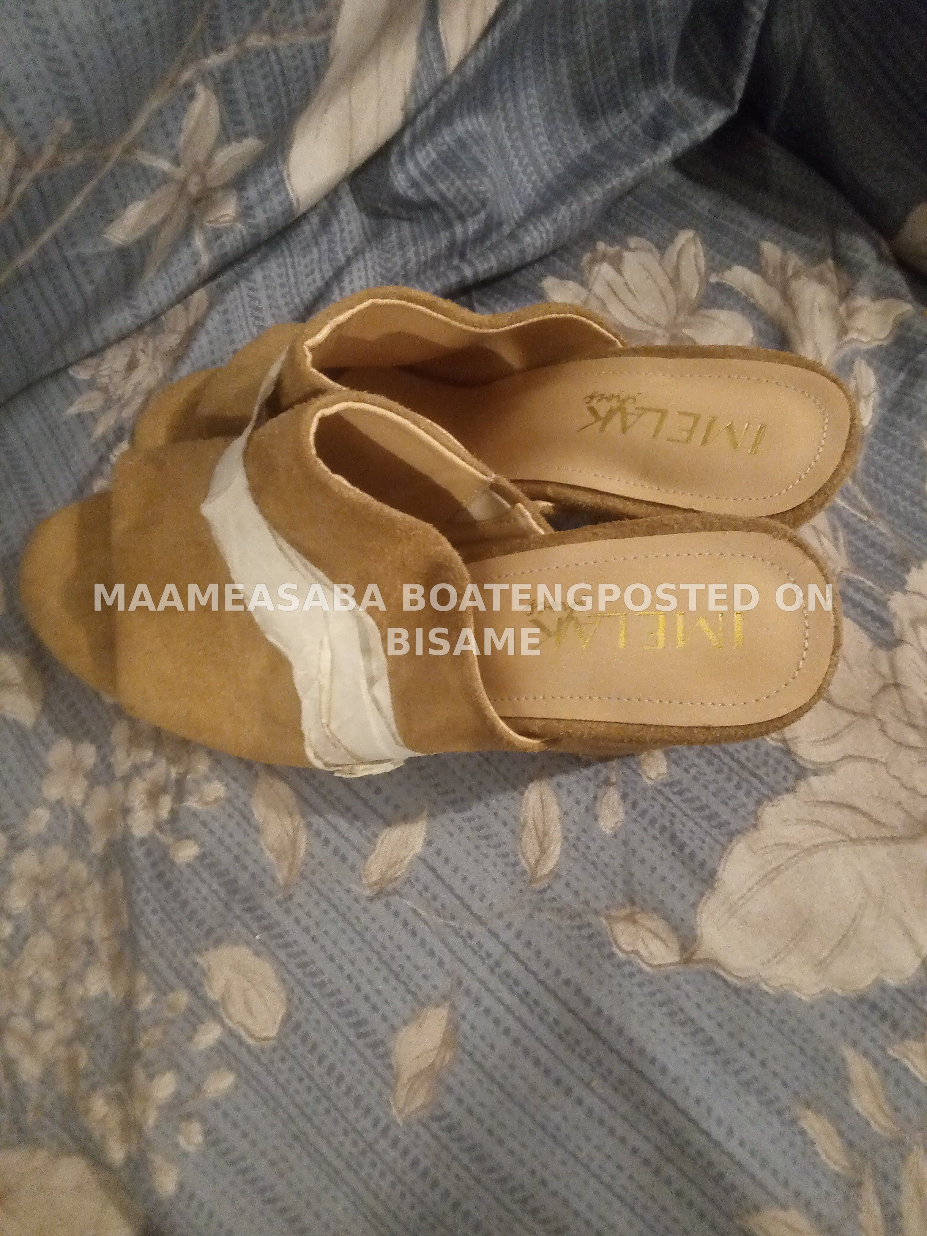 Ladies shoes