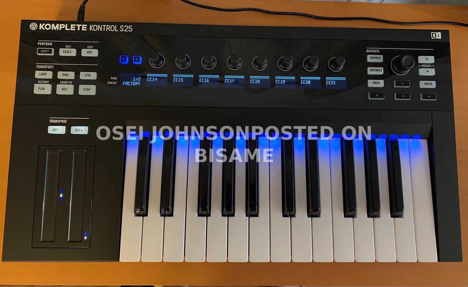 komplete kontrol s25 mk1 midi keyboard