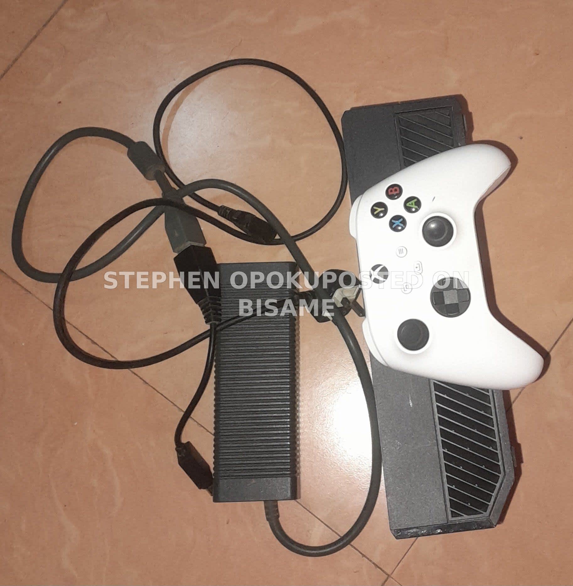 Xbox One With 2 Controllers and Games