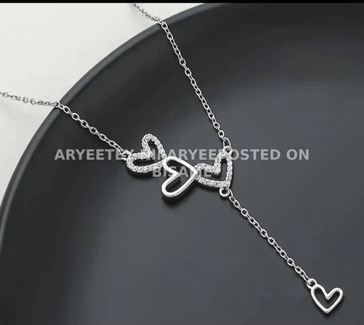 A Set of Ladies Necklace