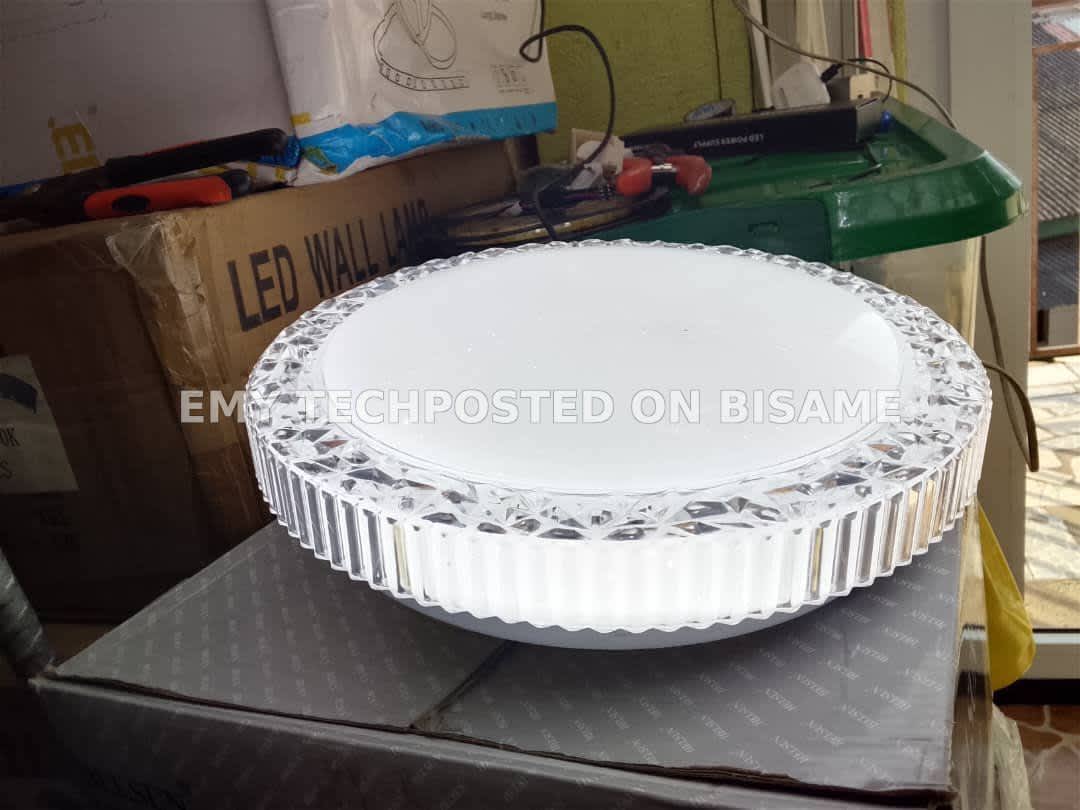 LED ceiling light with three colours