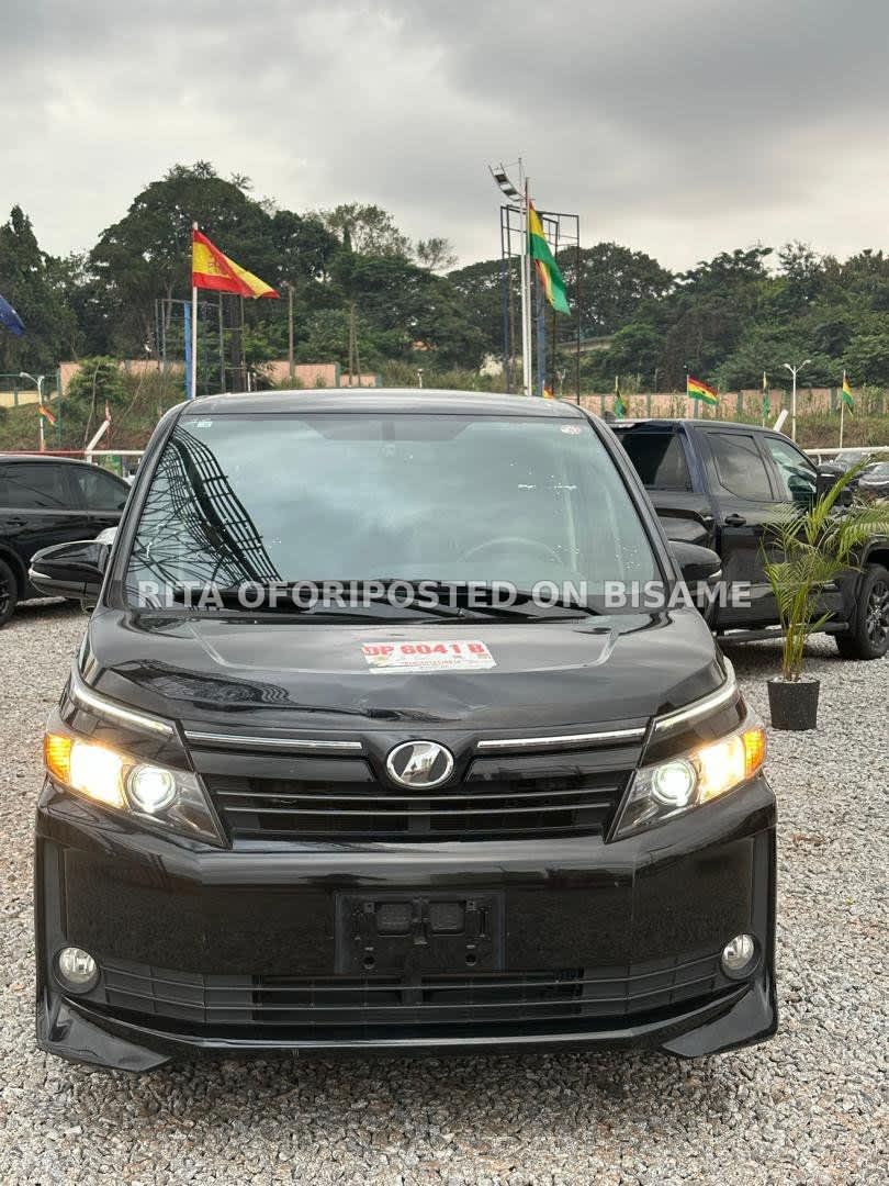 2014 Toyota Voxy Black