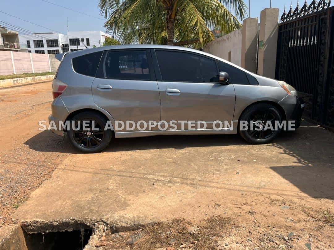 Honda Fit 2009 model, Ghanaian Used, Gray 