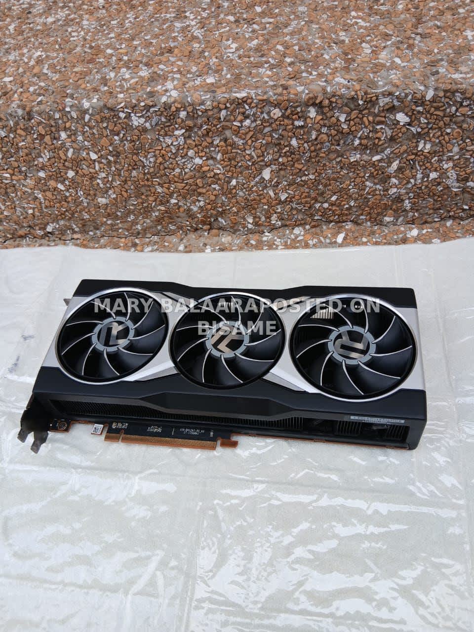 Amd Radeon graphics card rx 6000 16Gb of Vram