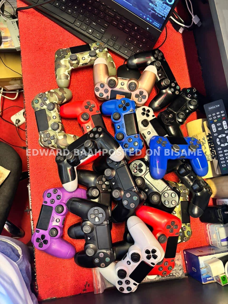 Ps4 original controllers