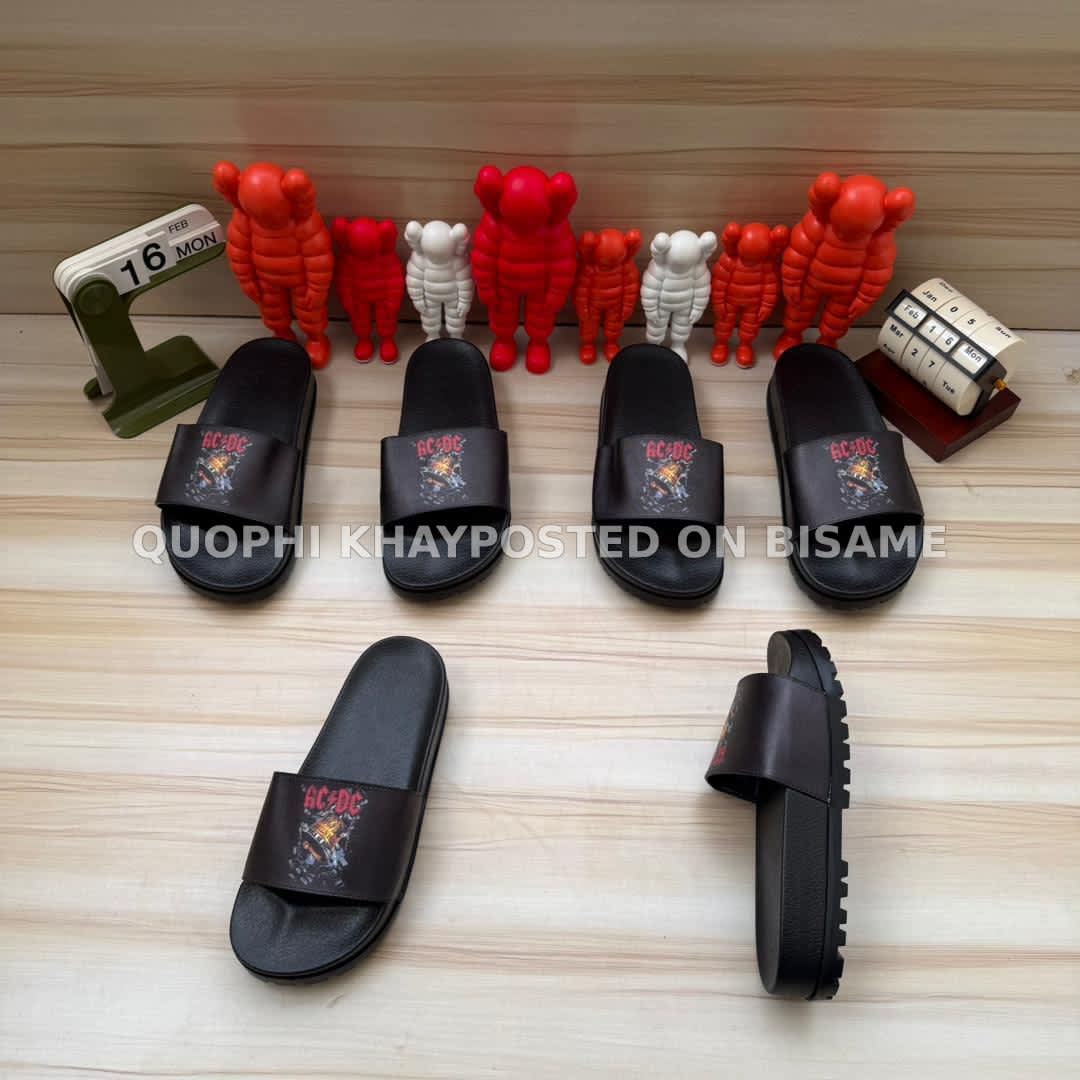 Bengal Slippers, Slides