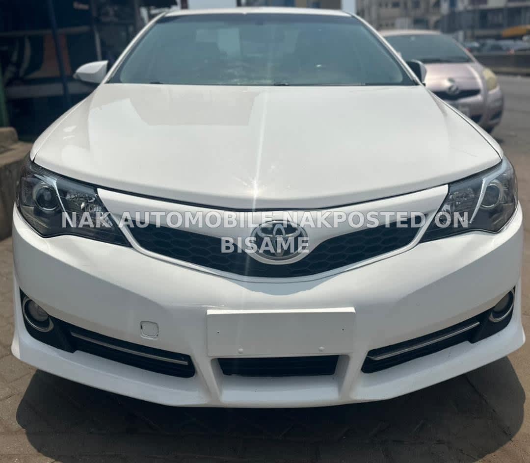 2014 Toyota Camry SE Sport, Foreign Used, White 