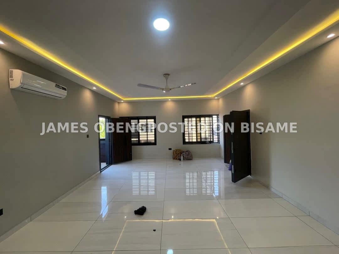 3 Bedrooms House for rent - Dome 