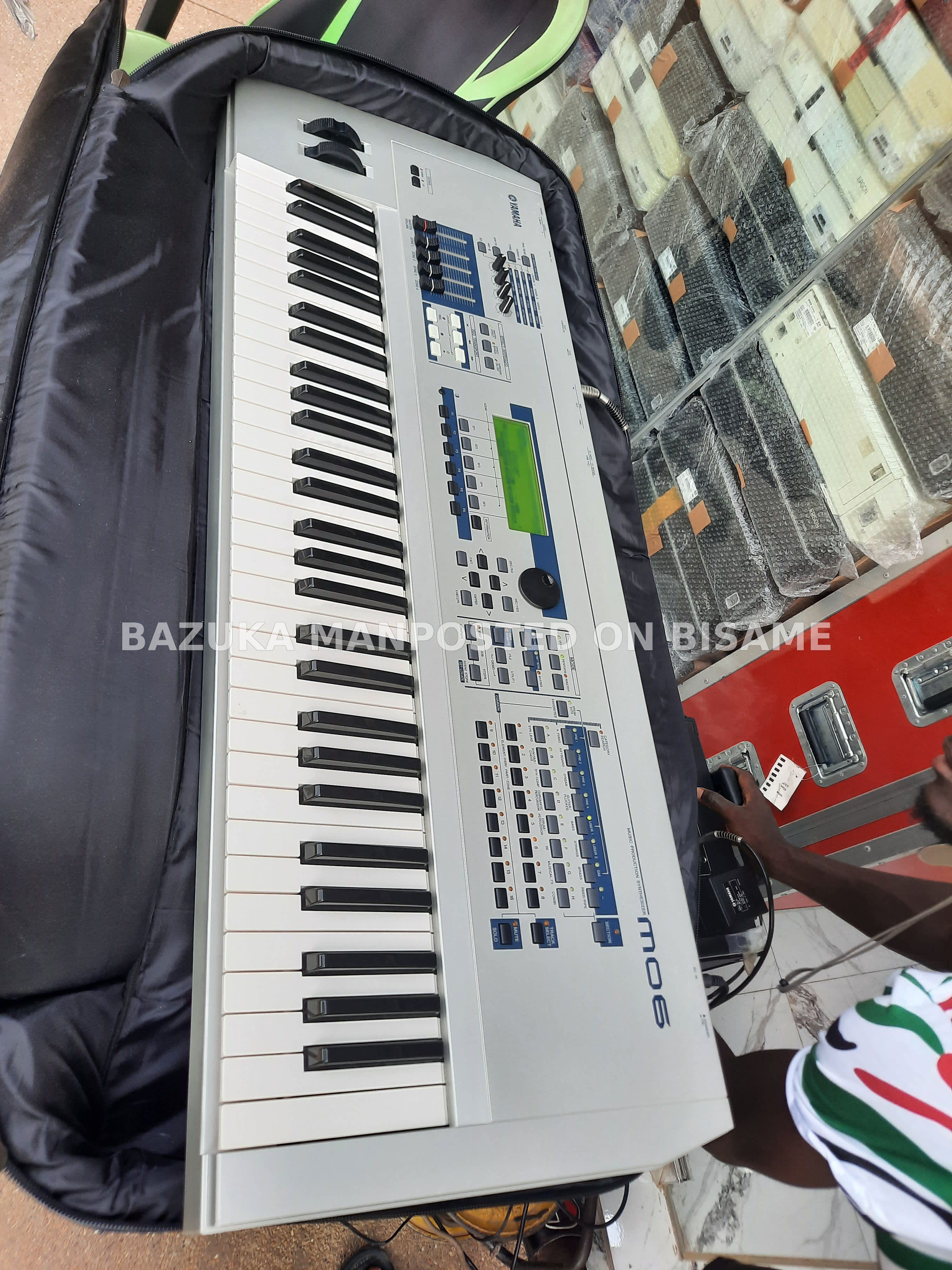 Yamaha mo6