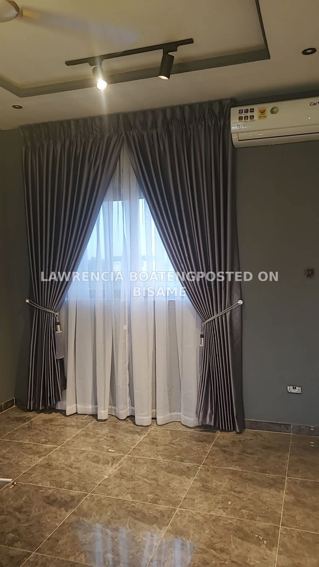 Lawren's Home Interior Decor