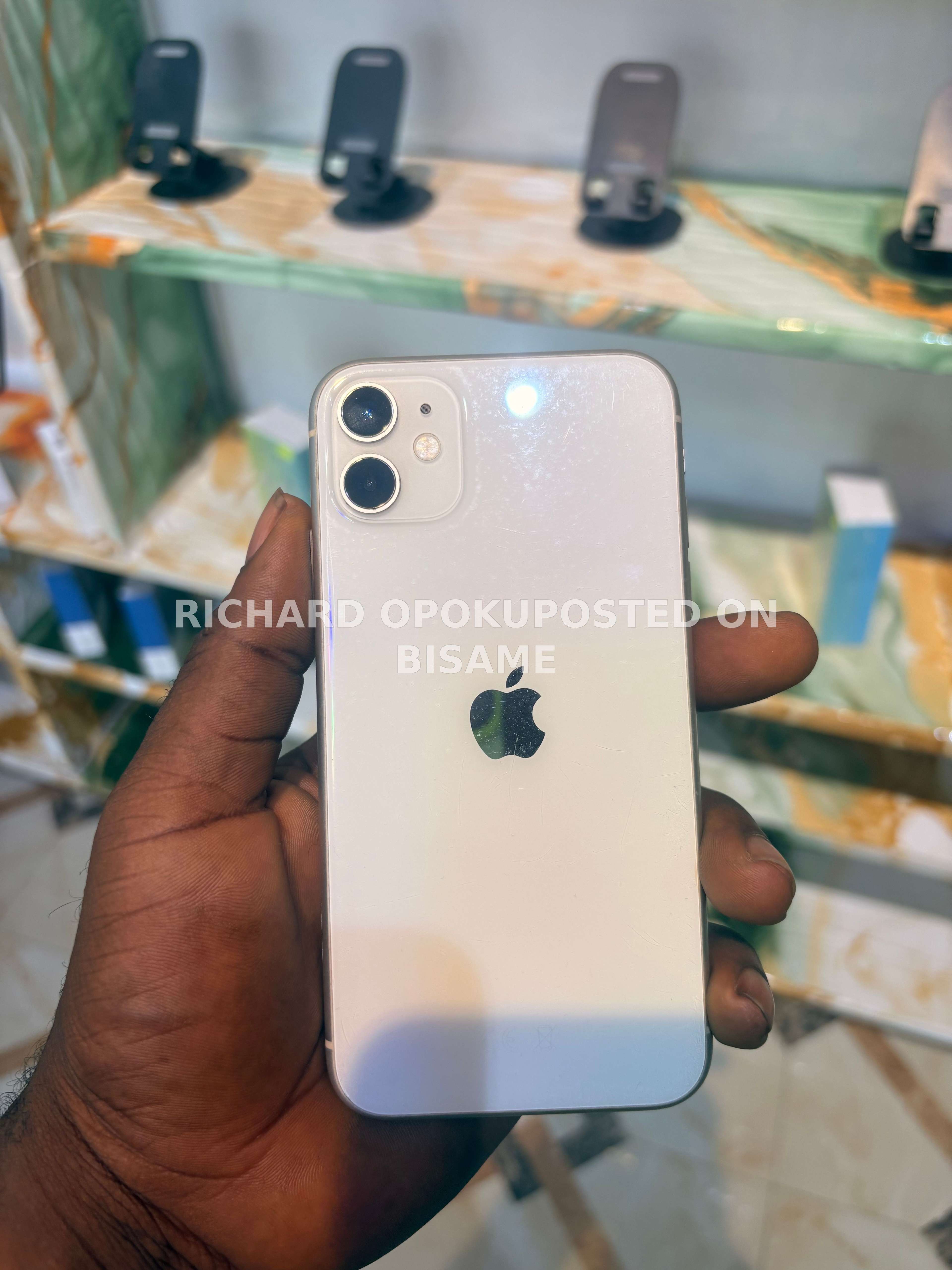 iPhone 11, 4GB RAM, 64GB - Used