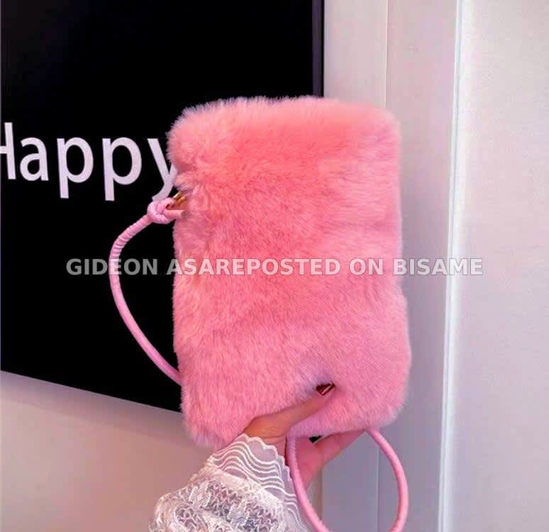 HAUHAU PLUSH BAG