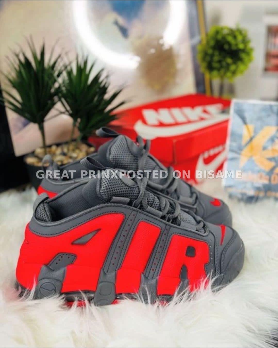 Nike Air More Uptempo Low Sneakers