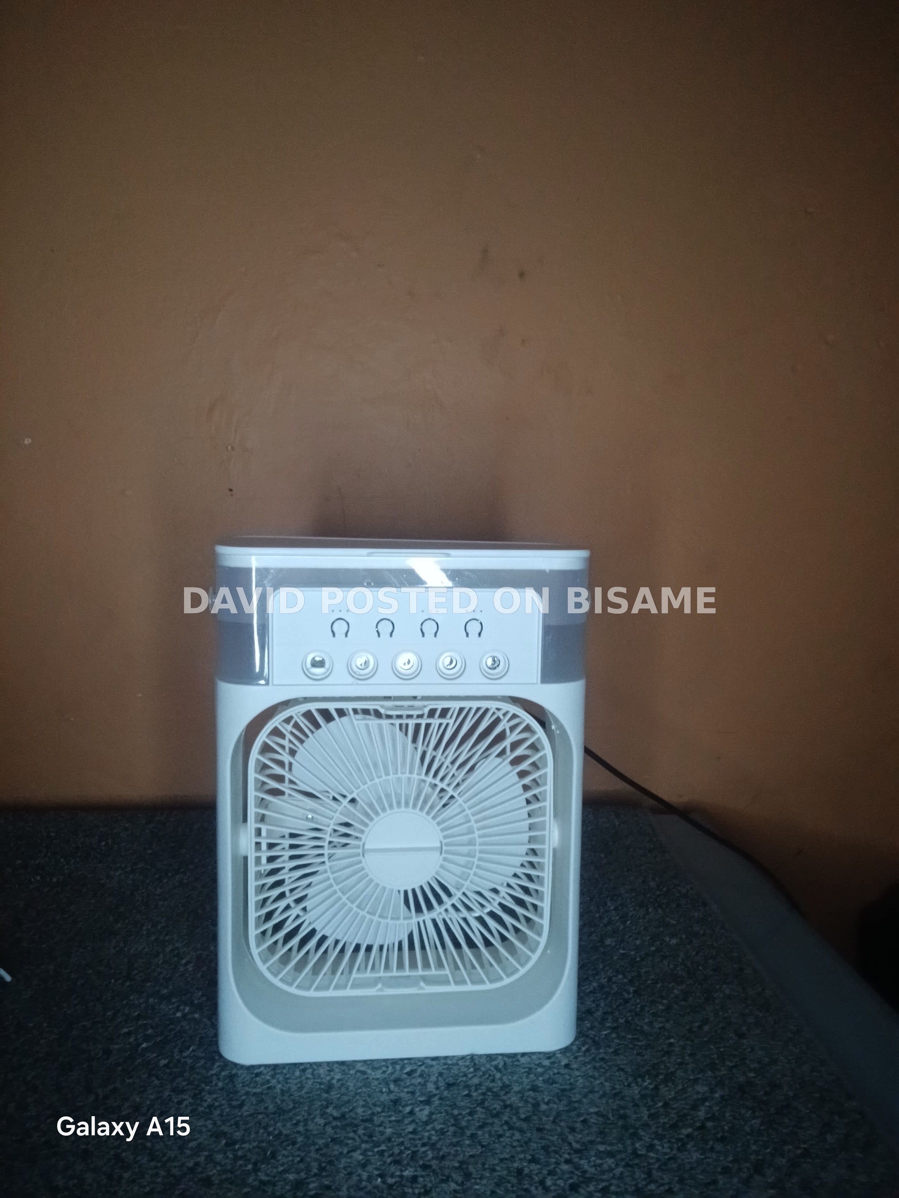Mini cooling fan