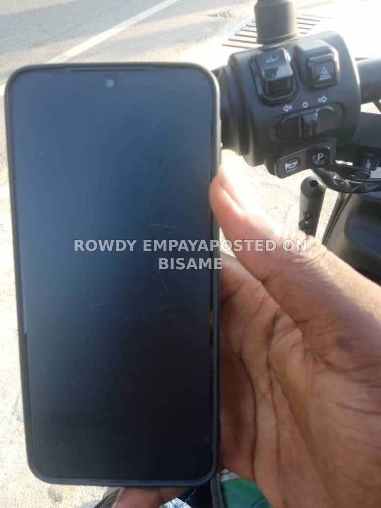 SAMSUNG A17 4GB Ram 128GB Storage