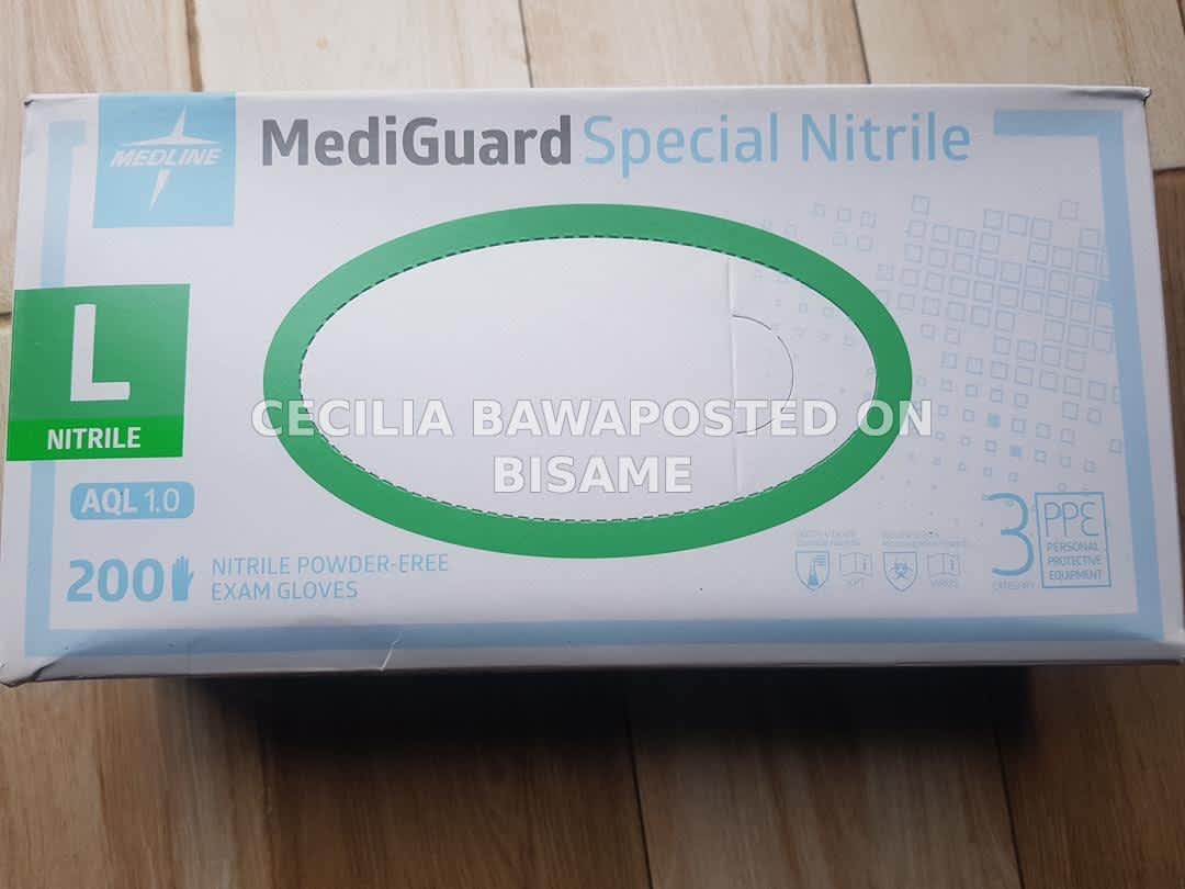 Nitrile Gloves