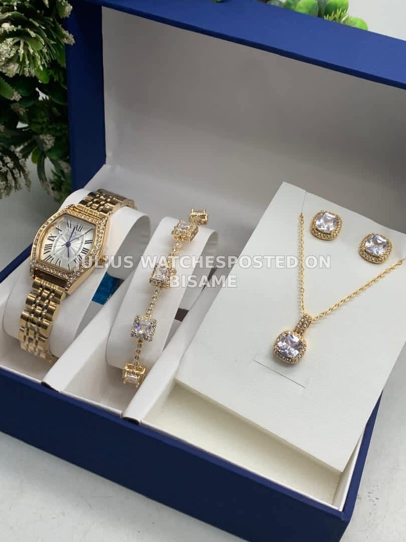 Ladies Watch Set In Box