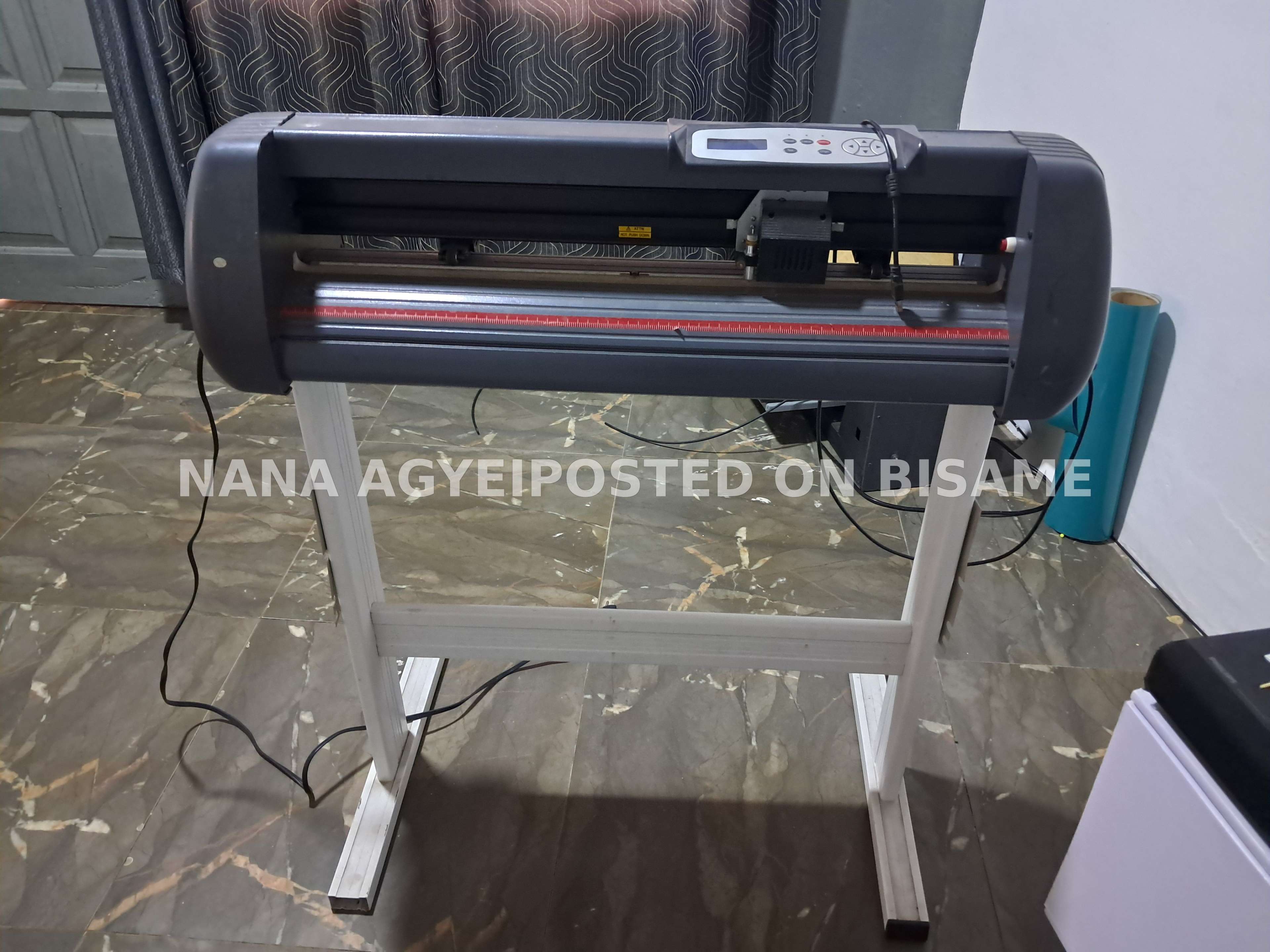 28-inch vinyl cutter and sticker printer