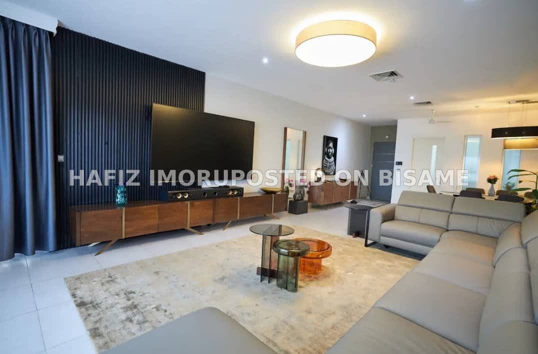 4 Bedroom Apartment with Pool