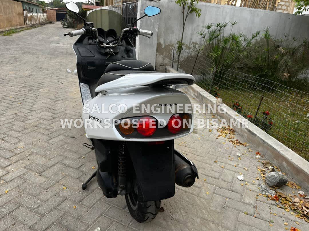 Honda Forza 250cc Scooter, Older than 2005, Ghanaian Used, White 
